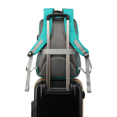 15.6 Zoll schlanke Reisetaschen mit USB-Ladestation