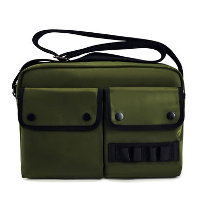 Gemachte Green Nylon Crossbody Tasche Wasserdicht mit Metallzubehör