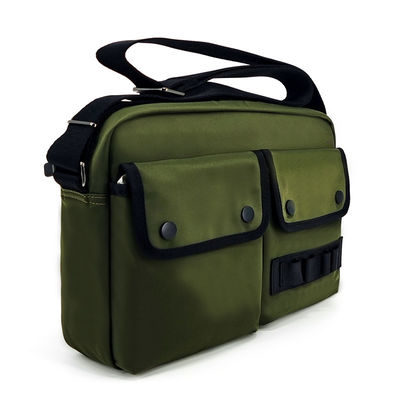 Gemachte Green Nylon Crossbody Tasche Wasserdicht mit Metallzubehör